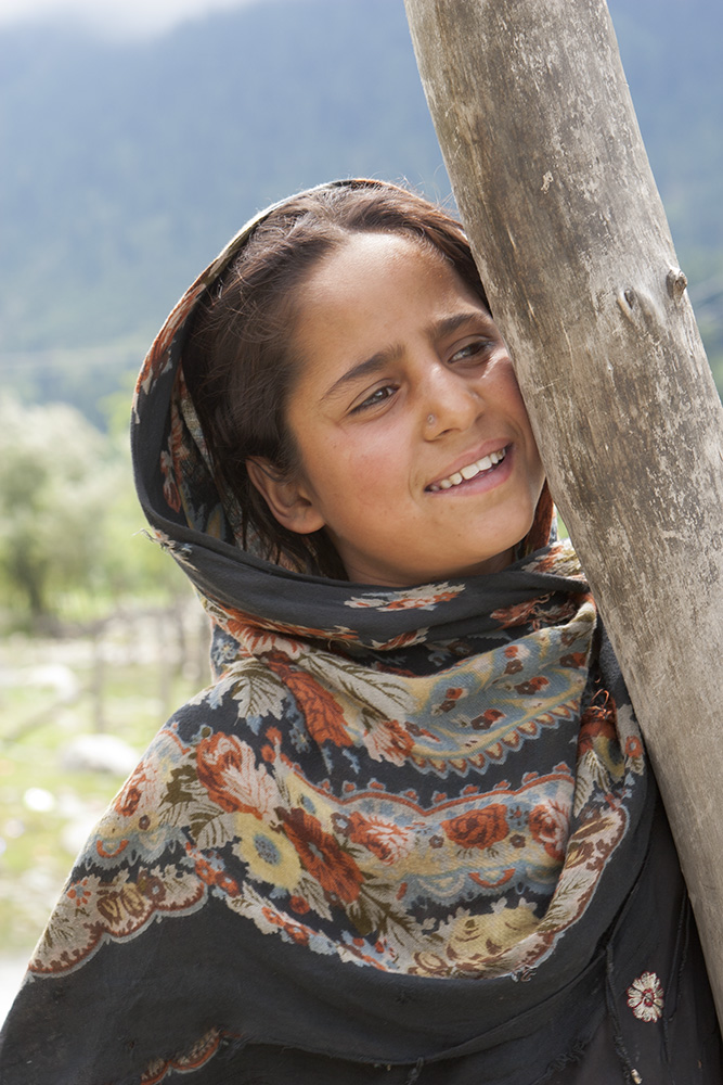 Kashmir Girl. Photo by Nikolay Milovidov