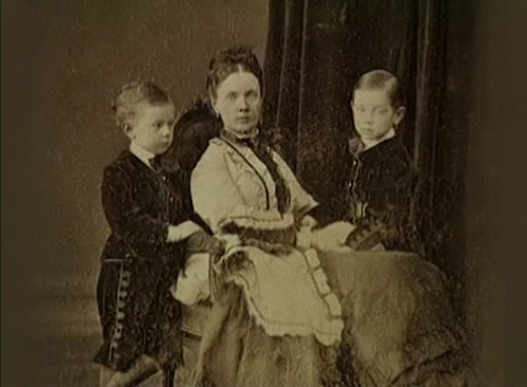Vasily Komarovsky with his mother and brother